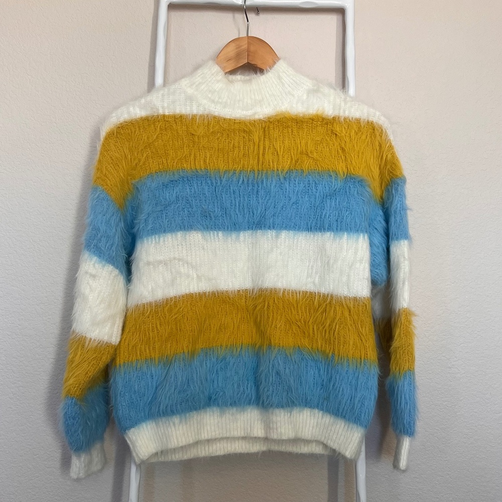 Woven Heart Fuzzy Multicolor Sweater Size M Blue White and Yellow